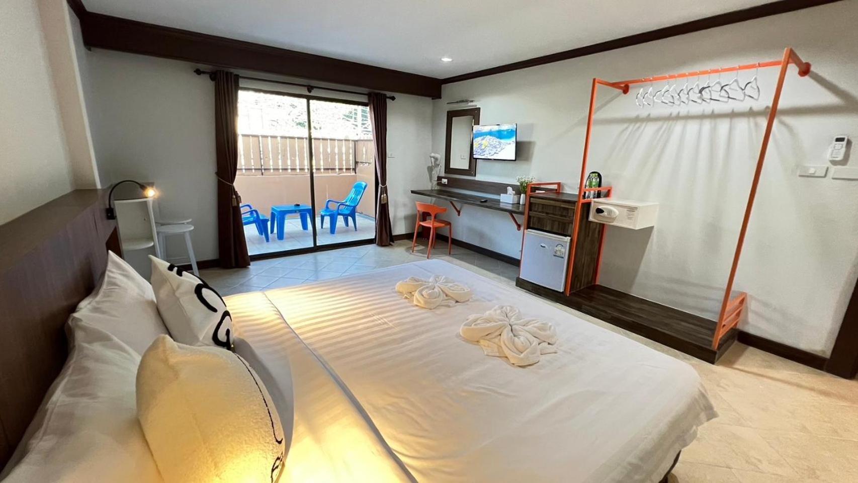 My Friend'S House Karon Hotel Exterior photo